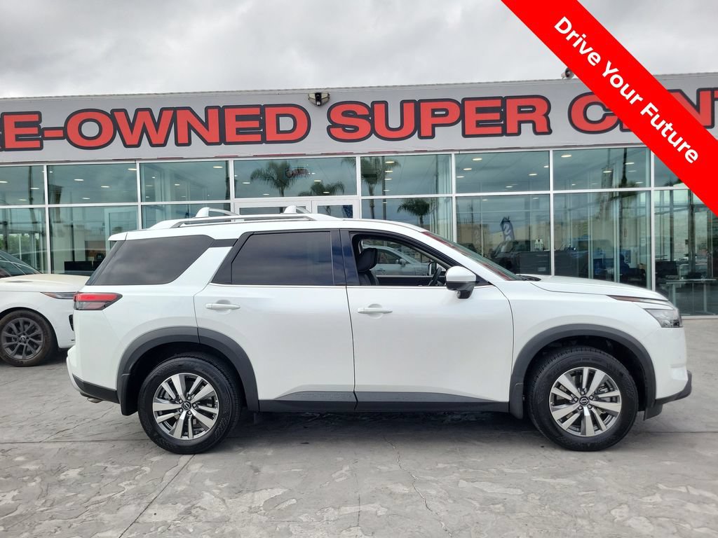 Certified 2025 Nissan Pathfinder SL FWD image 32