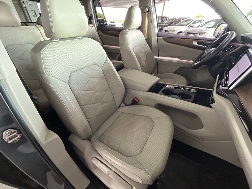 Used 2024 Volkswagen Atlas SE image 35
