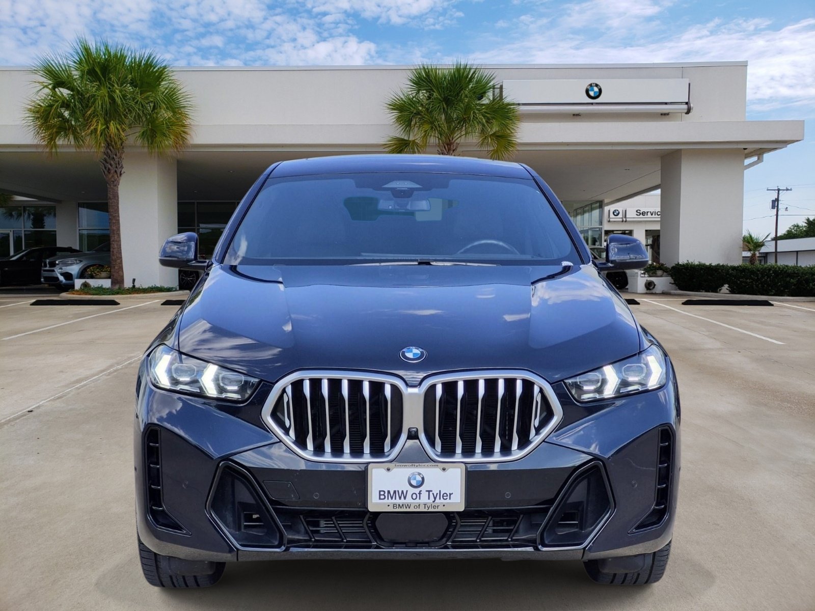 Certified 2024 BMW X6 xDrive40i w/ Premium Package AWD/4WD image 2