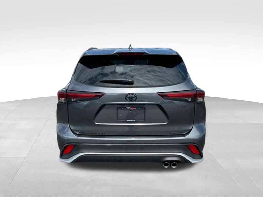 Used 2024 Toyota Highlander XSE AWD/4WD image 6