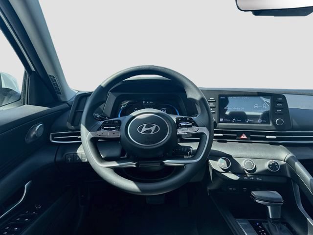 New 2026 Hyundai Elantra SE FWD image 24