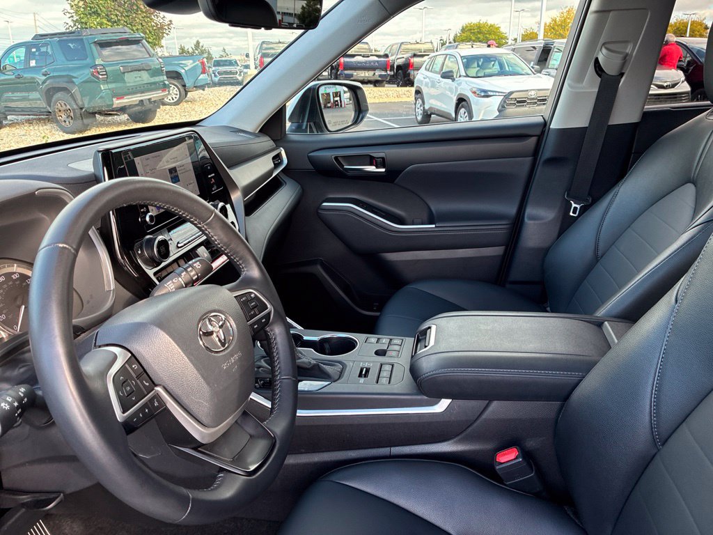 Certified 2026 Toyota Highlander XLE AWD/4WD image 27