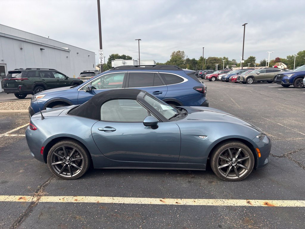 Used 2017 MAZDA MX-5 Miata Grand Touring RWD image 2