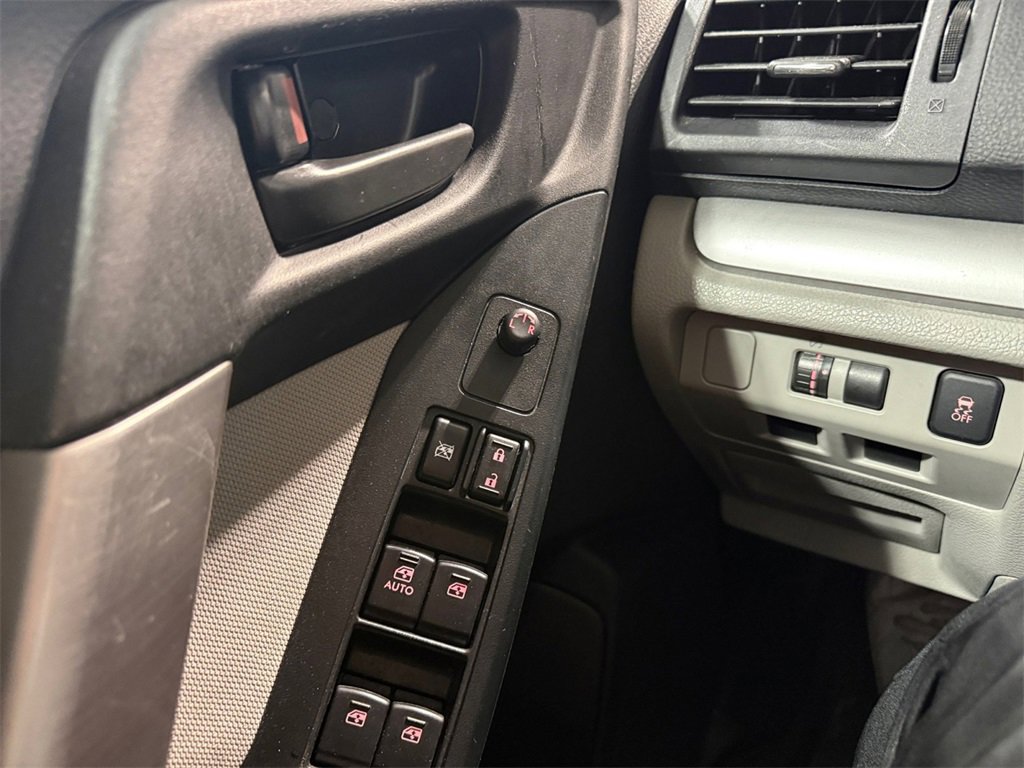 Used 2015 Subaru Forester 2.5i w/ Alloy Wheel Package image 27