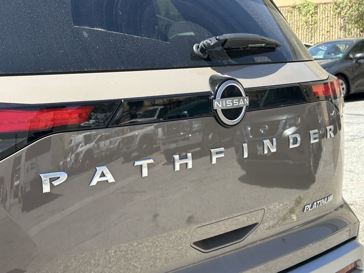Certified 2024 Nissan Pathfinder Platinum FWD image 5