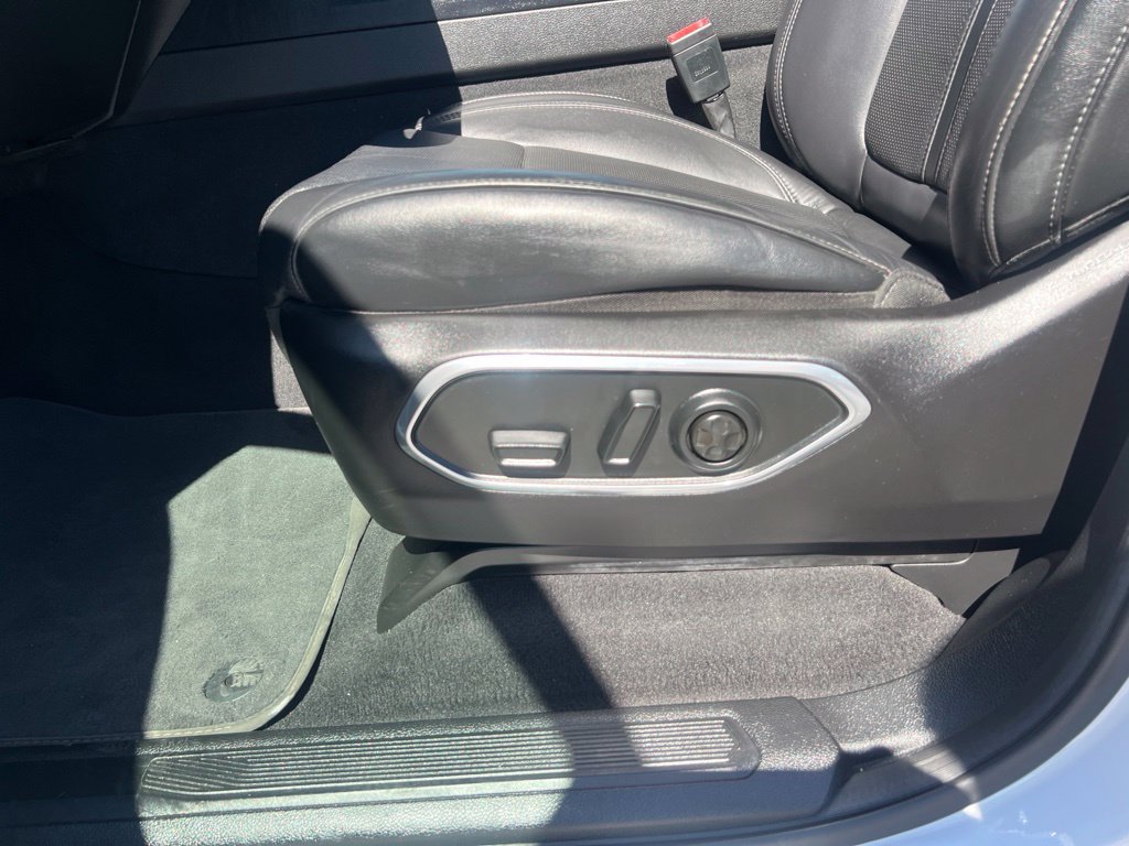 Used 2022 Jeep Wagoneer Series III AWD/4WD image 25