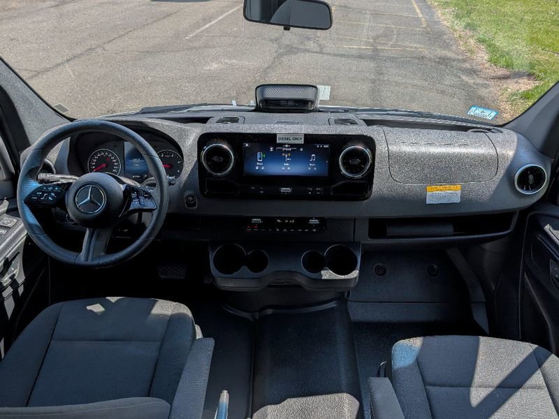 Used 2022 Mercedes-Benz Metris image 26