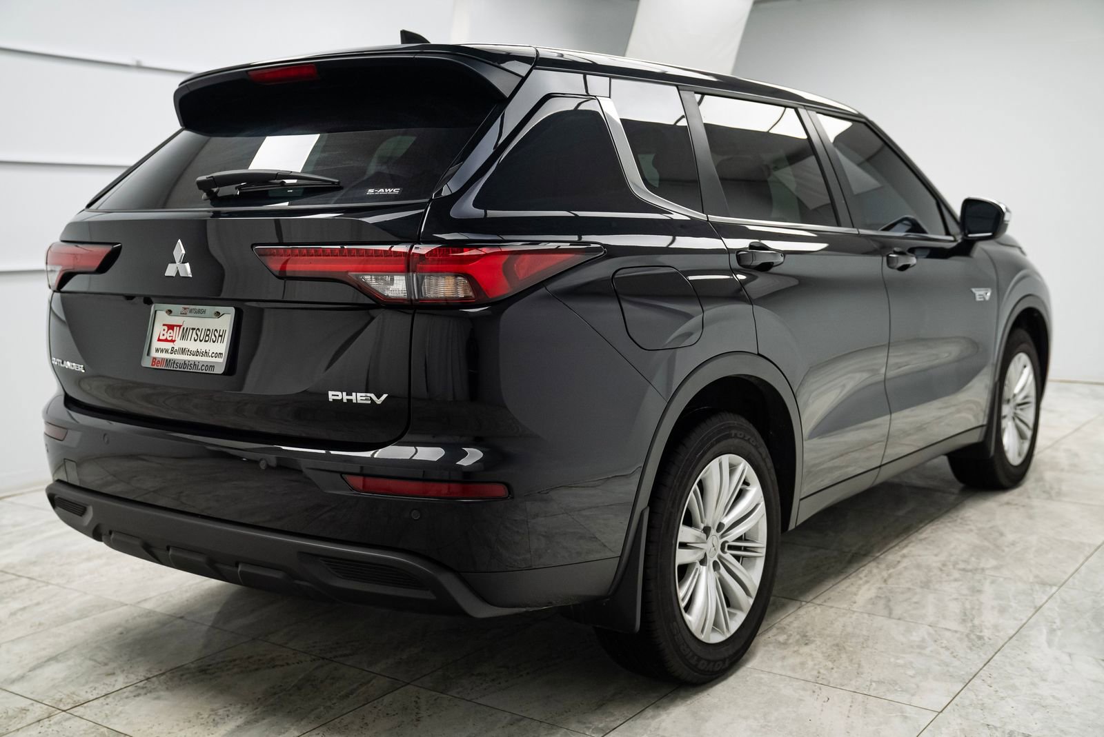 New 2026 Mitsubishi Outlander ES image 9