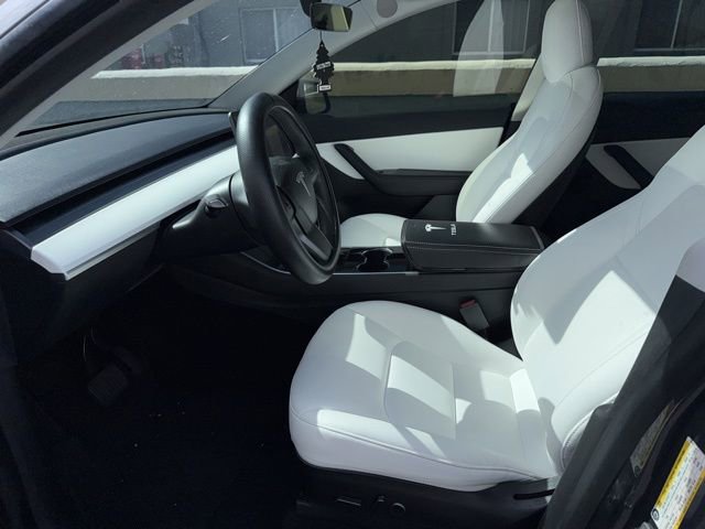 Used 2021 Tesla Model Y Long Range image 8