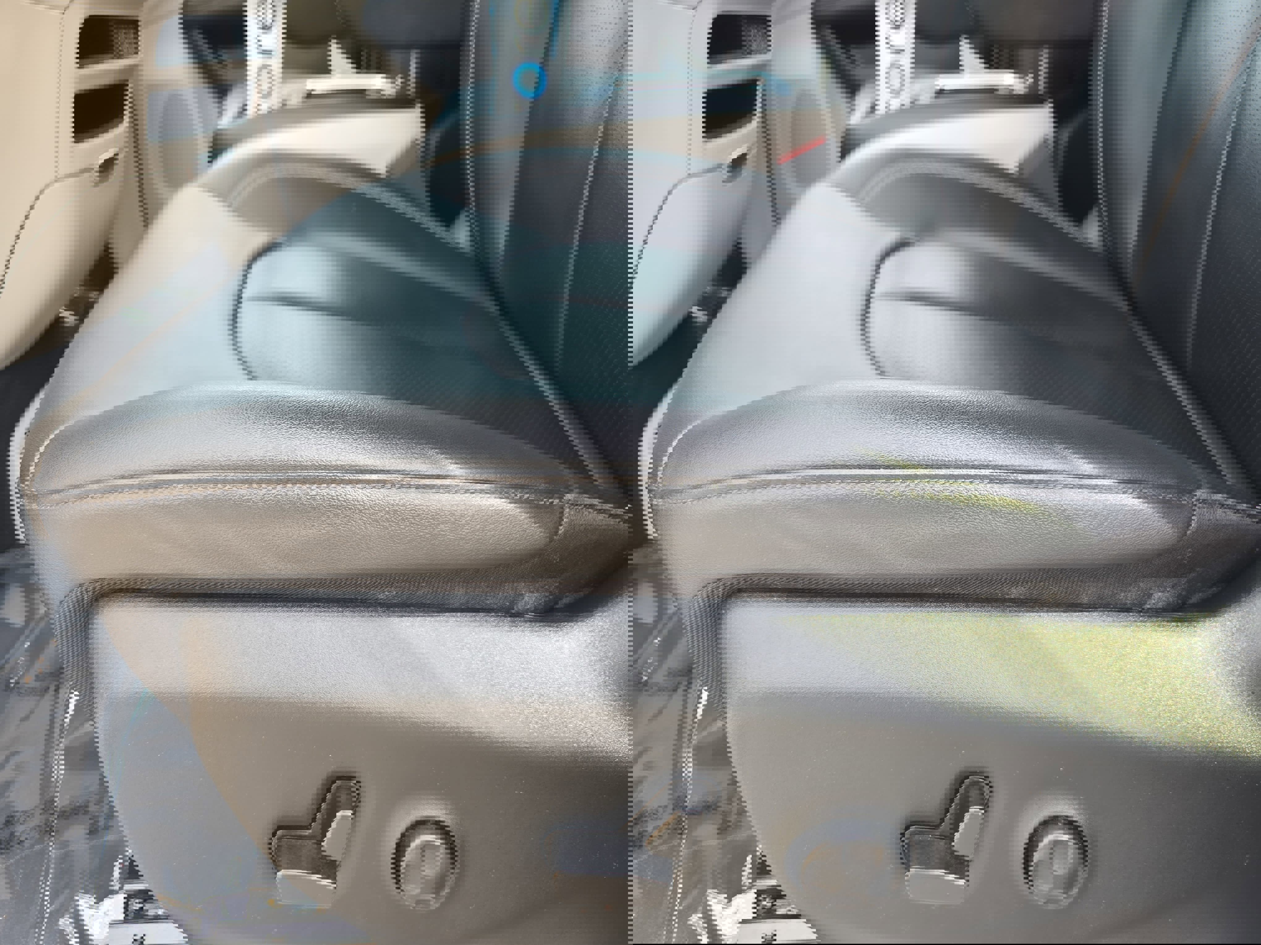 Used 2024 Chrysler Pacifica Touring-L image 27