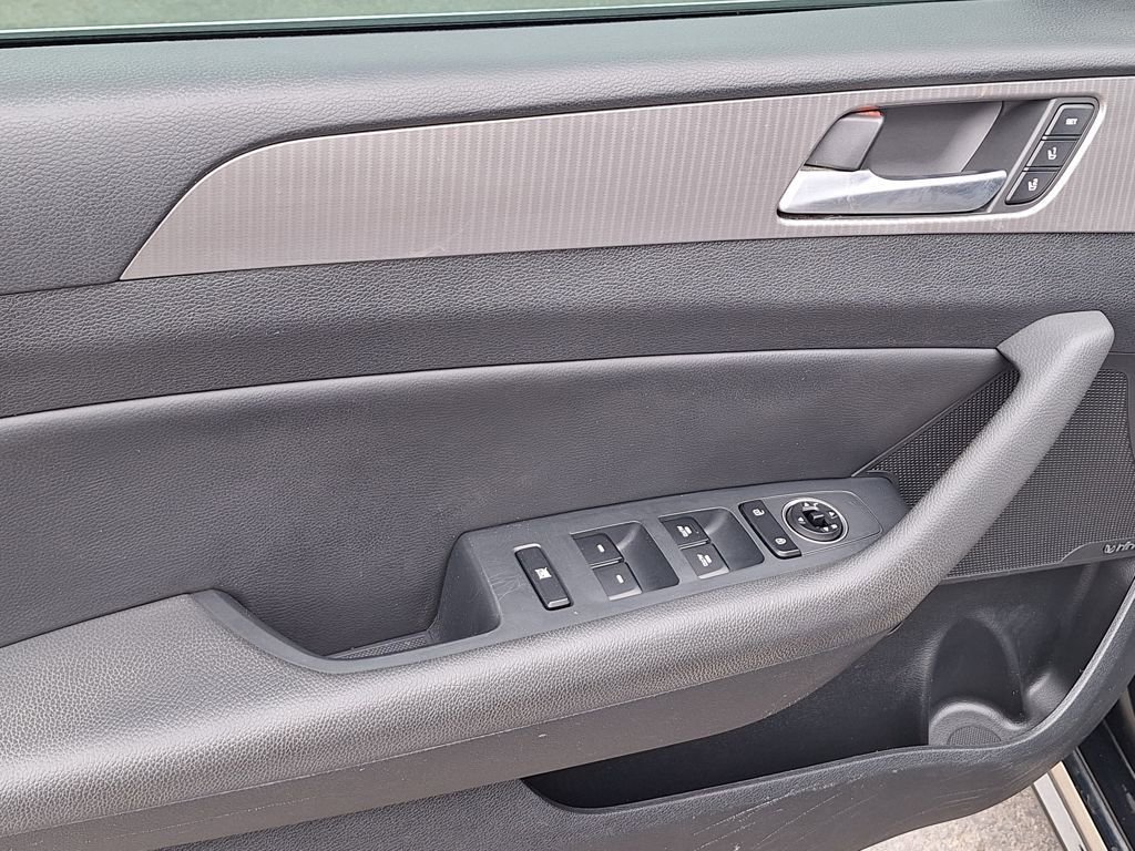 Used 2018 Hyundai Sonata Limited image 9