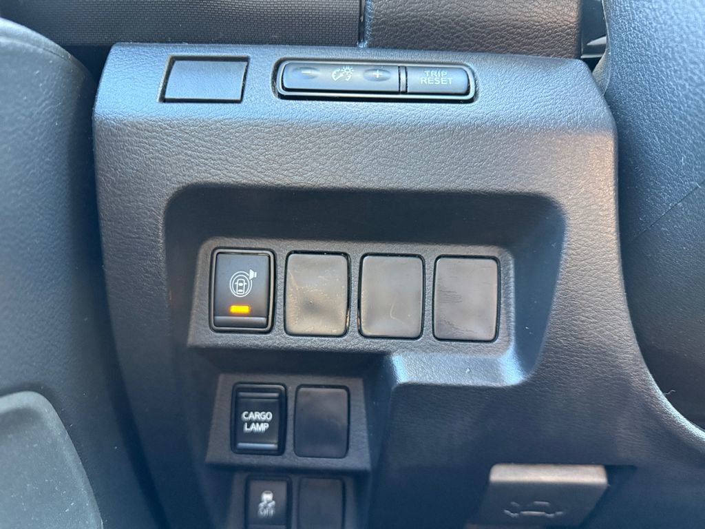 Used 2023 Nissan Frontier SV w/ Technology Package image 18