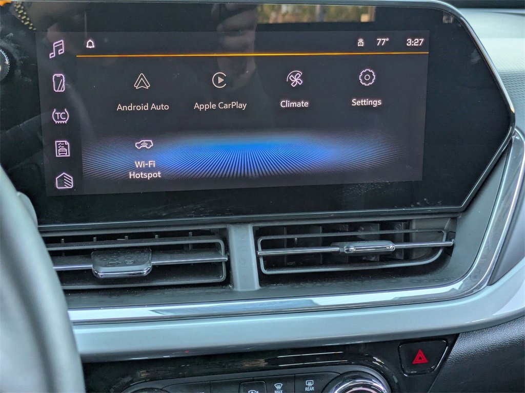 Used 2025 Chevrolet Trax LT w/ LT Convenience Package image 21