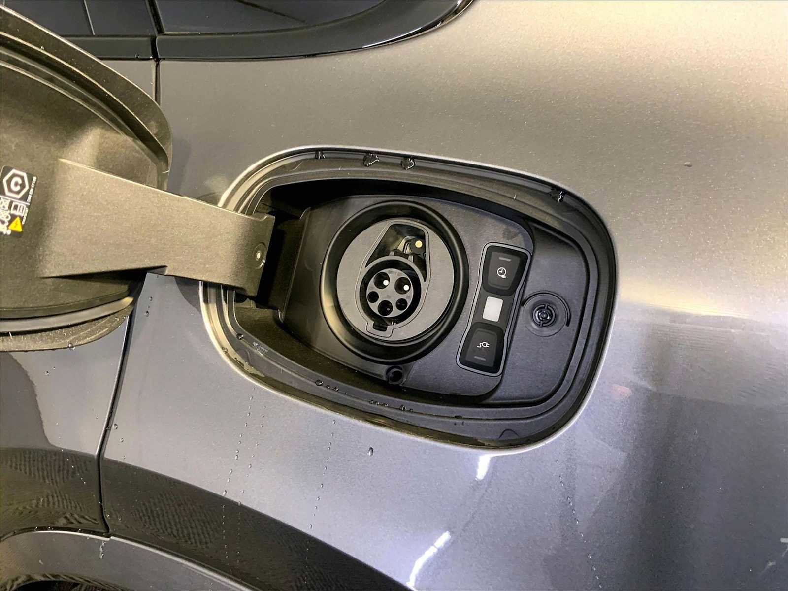 New 2026 Porsche Cayenne S image 25