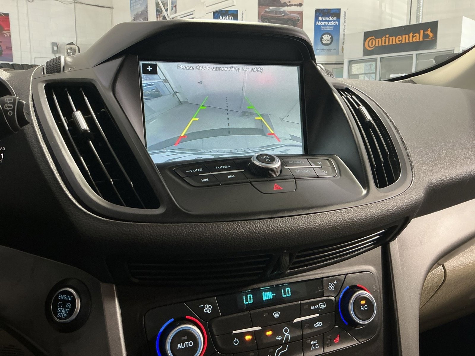 Used 2019 Ford Escape SE image 20