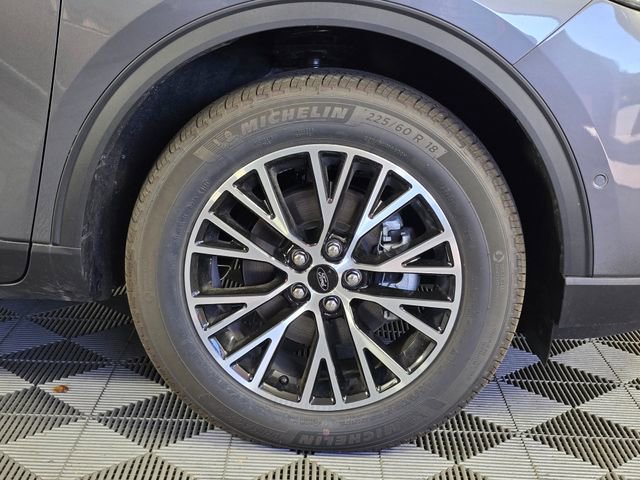 Used 2024 Ford Escape SE w/ PHEV Premium Package image 9