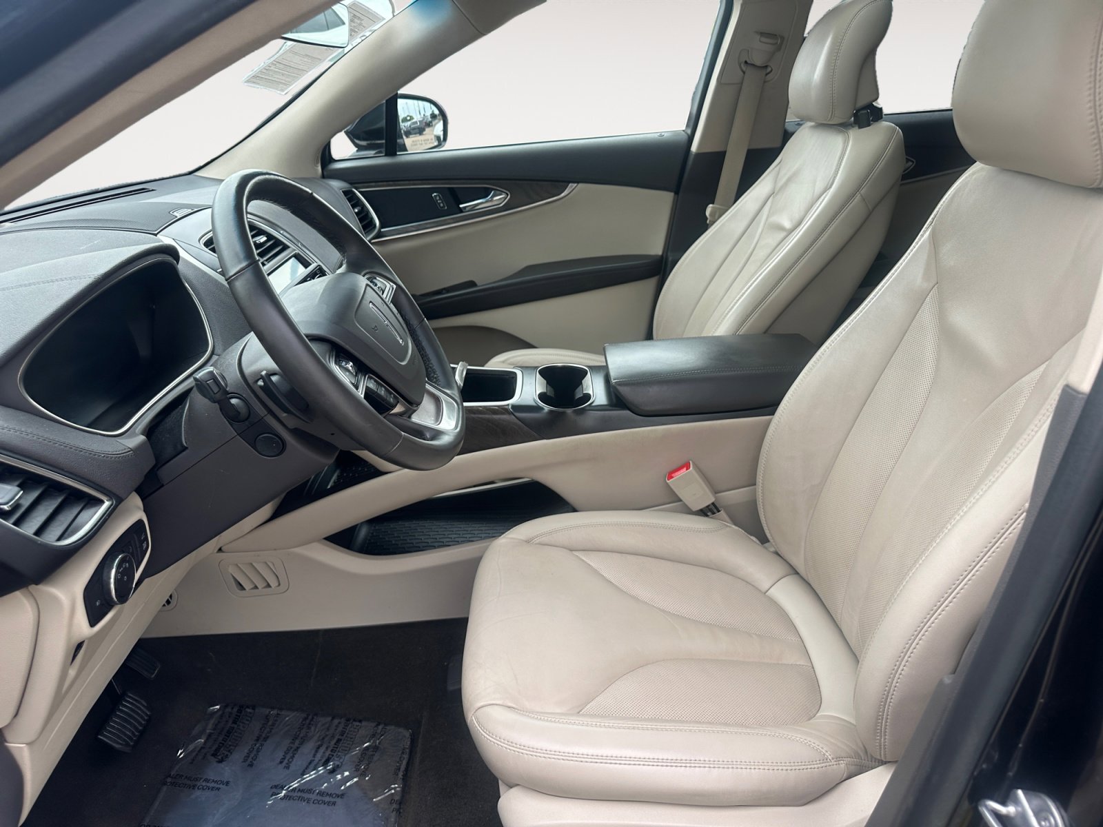 Used 2019 Lincoln Nautilus Select AWD/4WD image 23