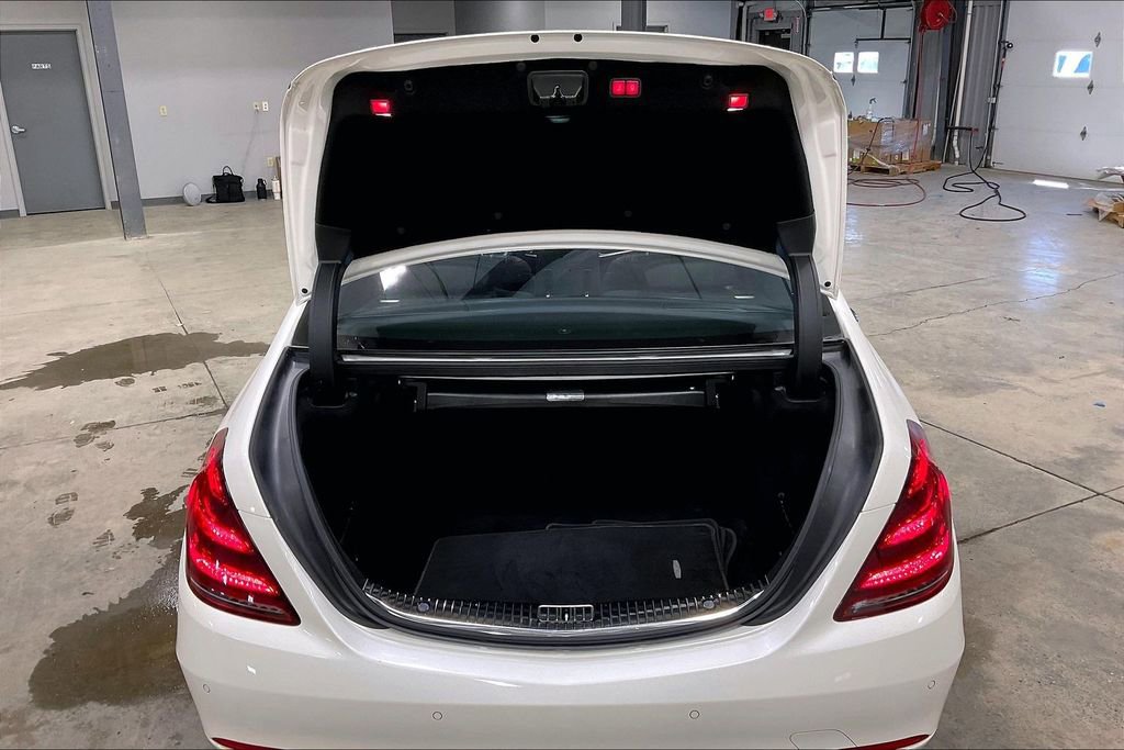 Used 2020 Mercedes-Benz S 560 4MATIC Sedan image 34