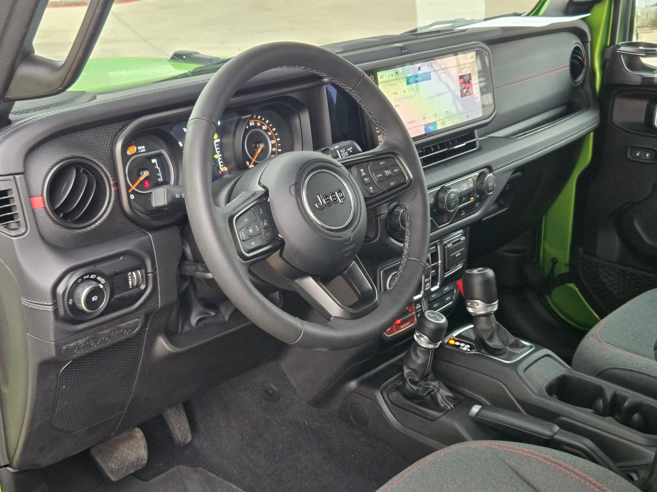 Used 2025 Jeep Wrangler Unlimited Rubicon w/ XTREMEE 35" Tire Package image 10