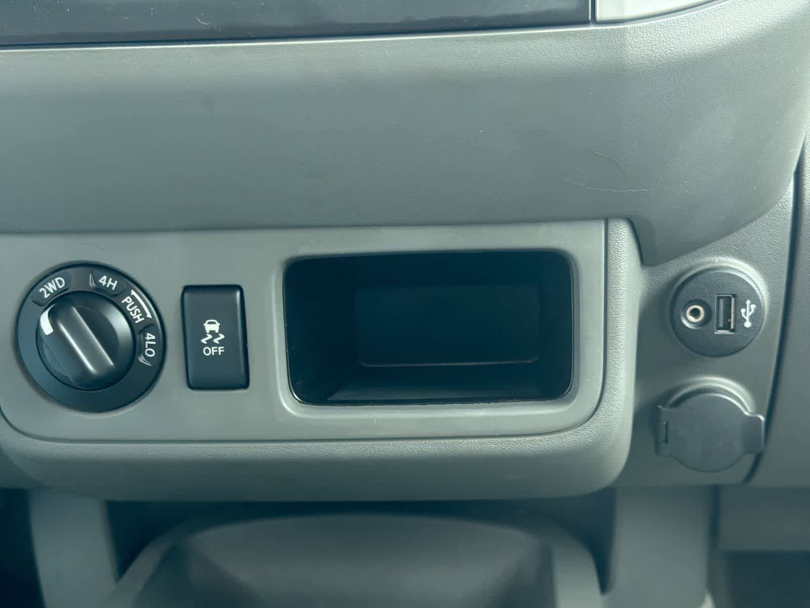 Used 2018 Nissan Frontier SV AWD/4WD image 31