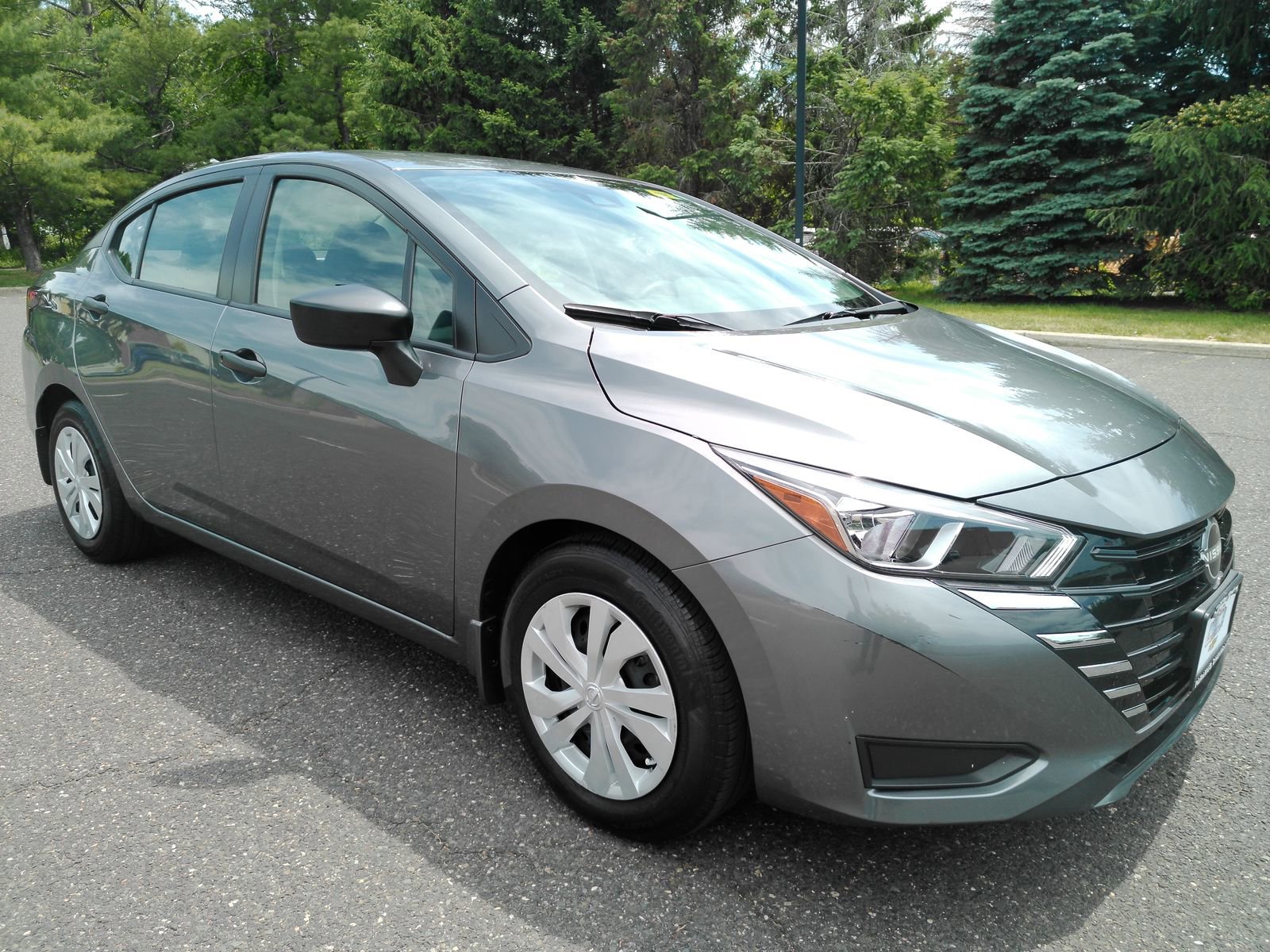 Used 2023 Nissan Versa S w/ Trunk Package FWD image 2