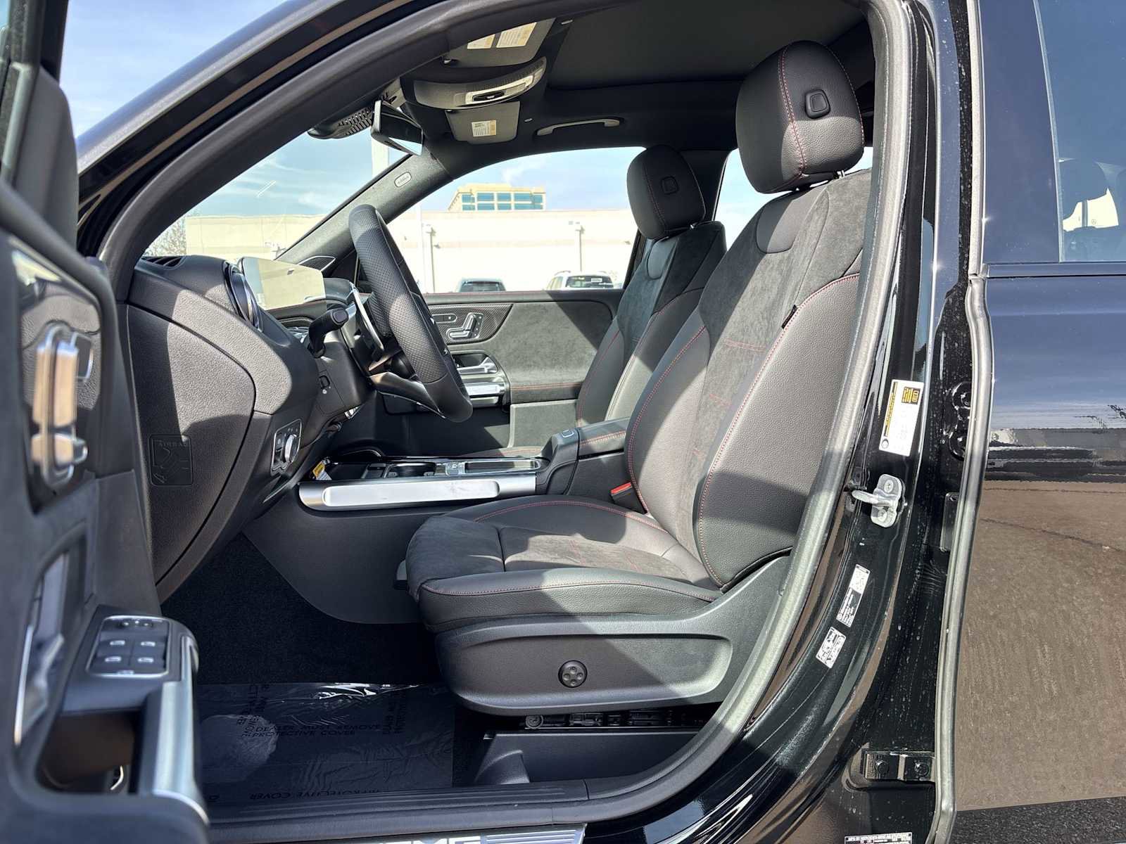 New 2026 Mercedes-Benz GLB 35 AMG 4MATIC image 2