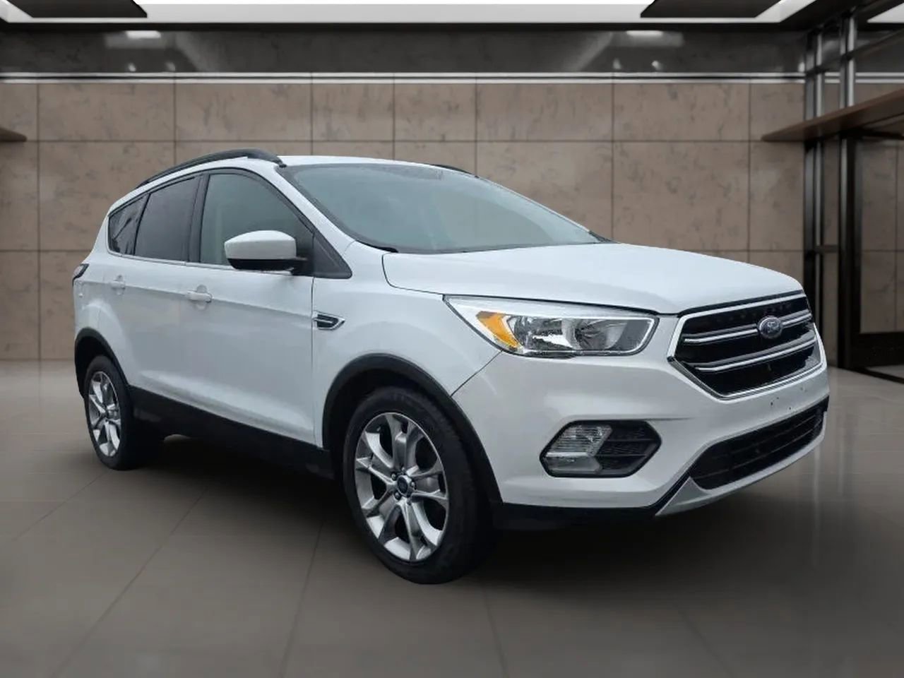 Used 2018 Ford Escape SE FWD image 3
