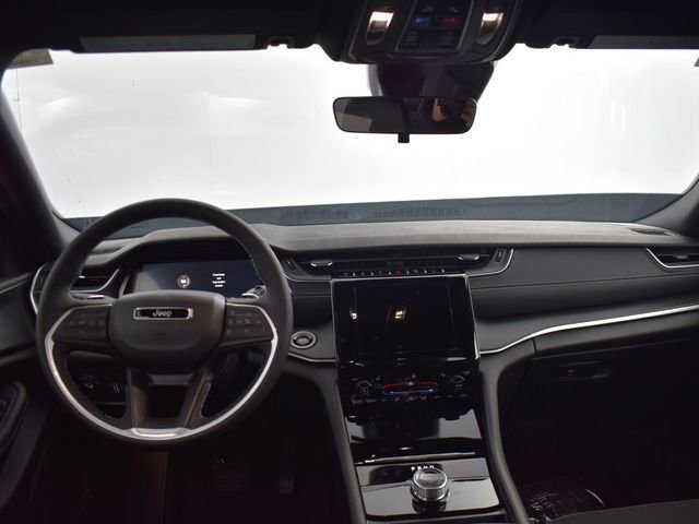 New 2025 Jeep Grand Cherokee L Altitude image 31