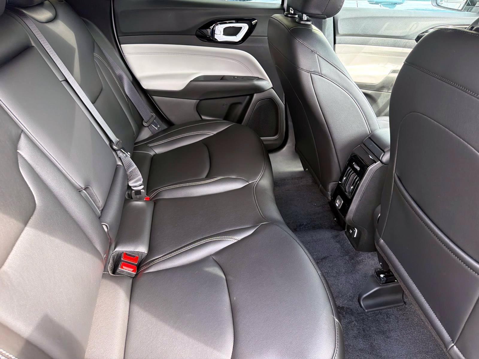 New 2026 Jeep Compass Limited AWD/4WD image 11