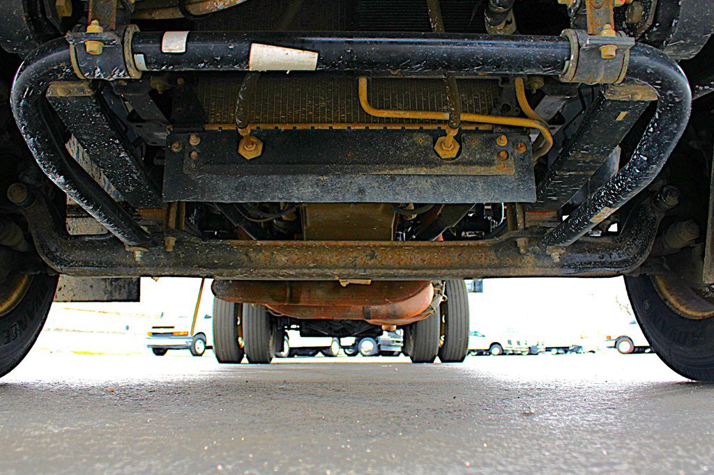 Used 2019 Isuzu NPR image 33