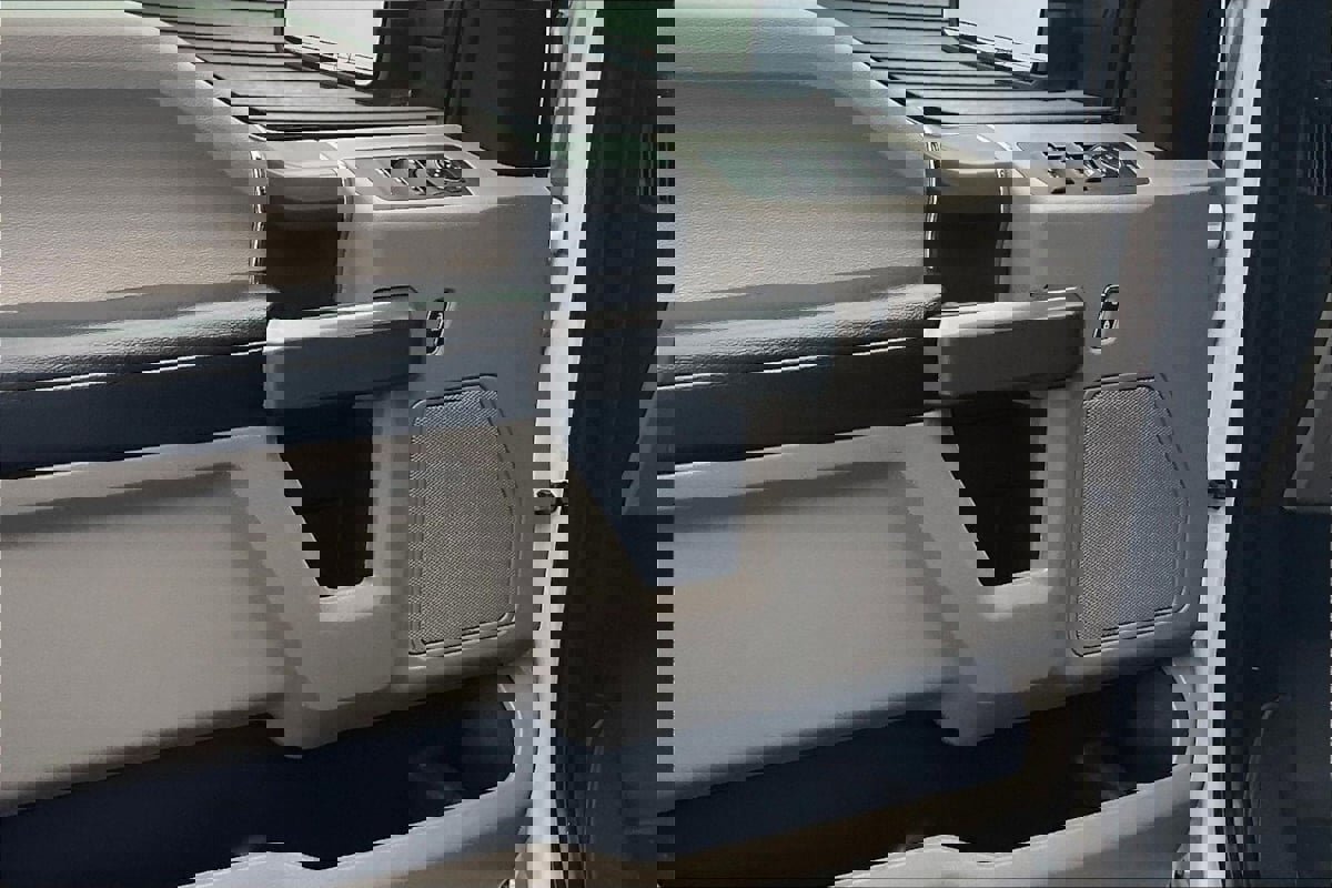 Used 2018 Ford F150 XLT w/ Equipment Group 302A Luxury image 19