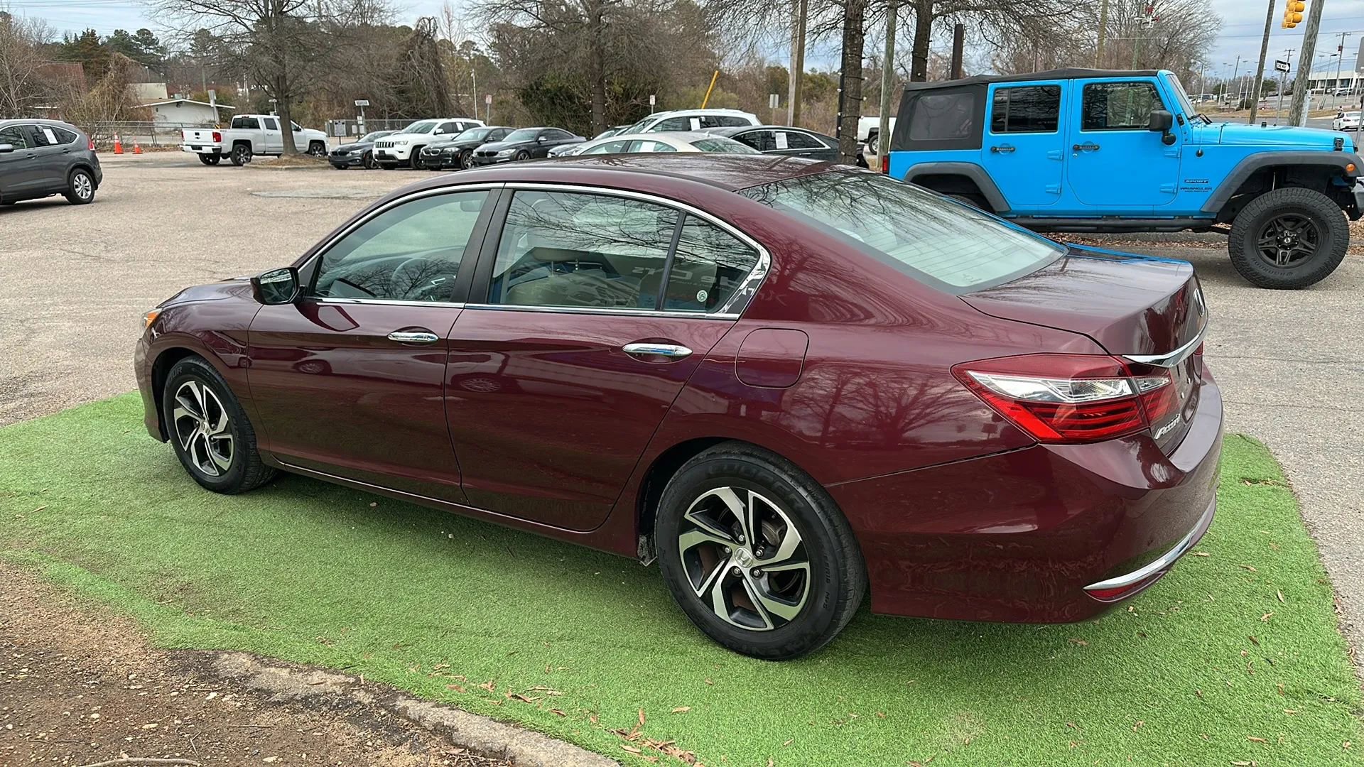 Used 2017 Honda Accord LX image 5
