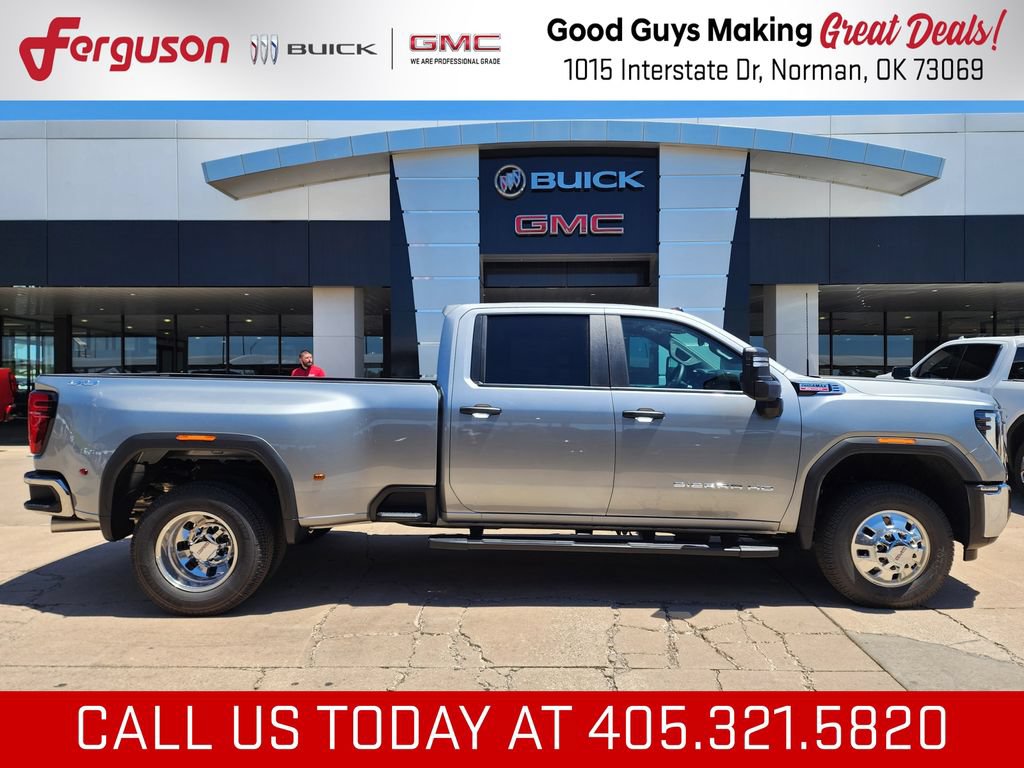 New 2026 GMC Sierra 3500 Pro AWD/4WD image 2