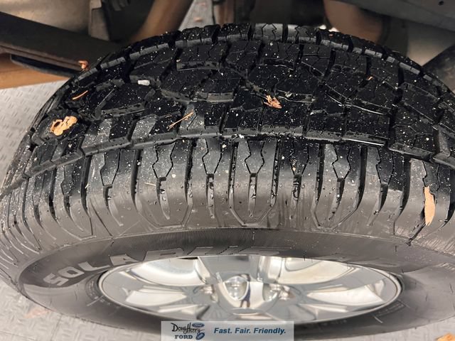 Used 2014 Ford F150 XLT w/ Equipment Group 302A Luxury AWD/4WD image 13