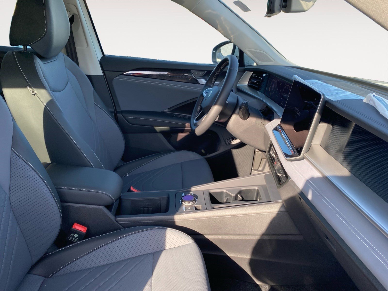 New 2026 Volkswagen Tiguan SE AWD/4WD image 19