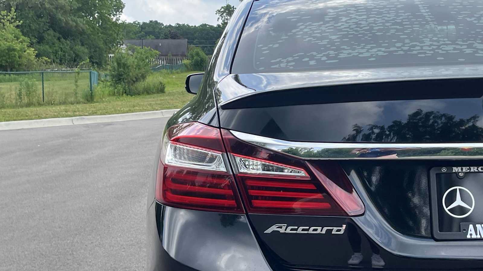 Used 2017 Honda Accord EX-L image 17