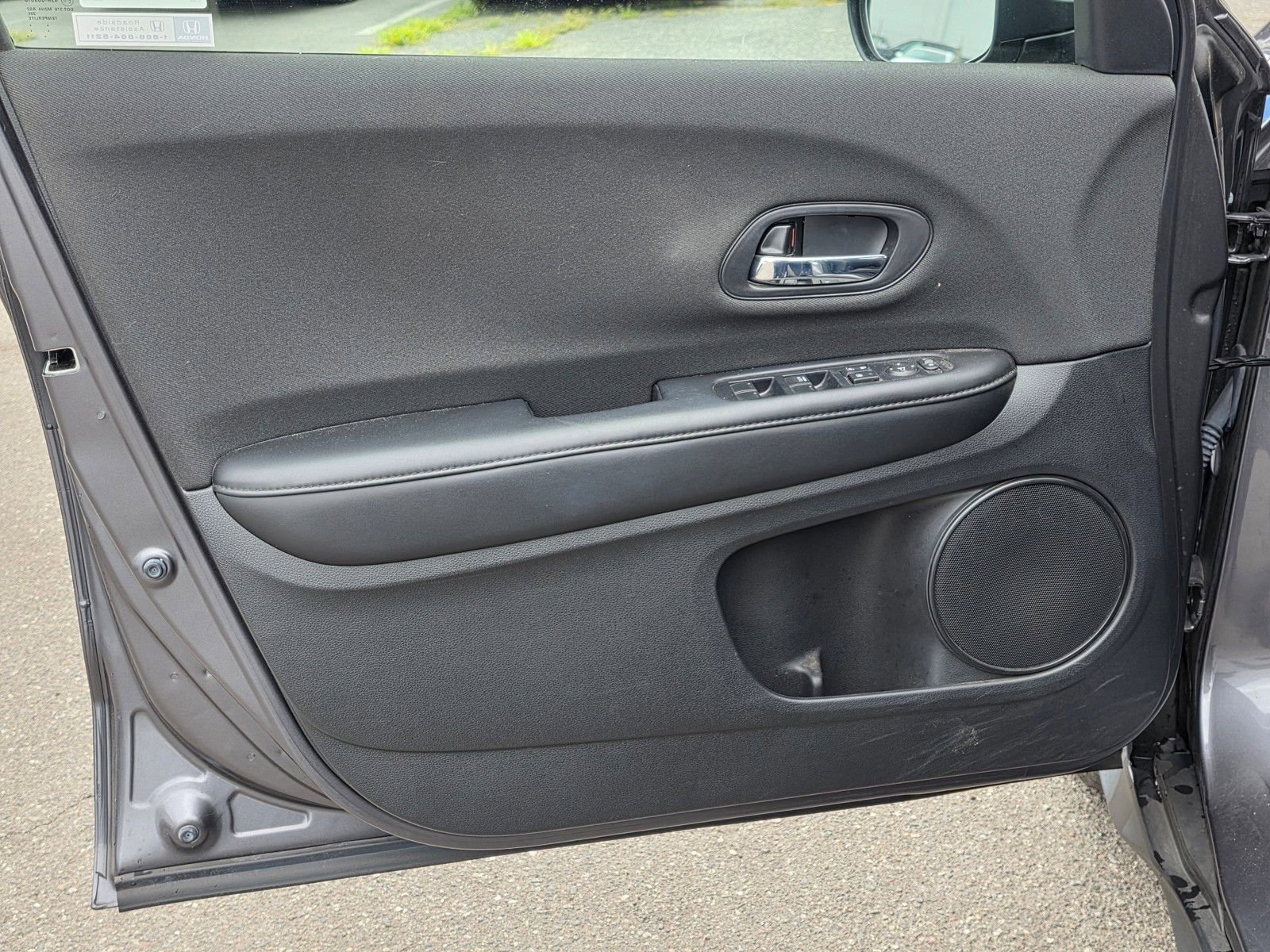 Used 2021 Honda HR-V LX image 16