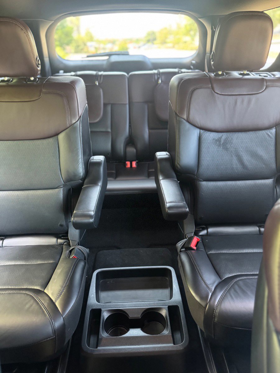 Used 2020 Ford Explorer Platinum w/ Premium Technology Package image 25