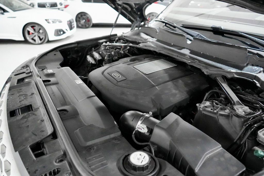 Used 2017 Land Rover Range Rover Sport HSE image 40