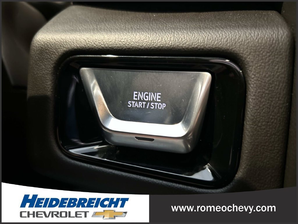 Used 2025 GMC Yukon AT4 w/ AT4 Premium Plus Package AWD/4WD image 31