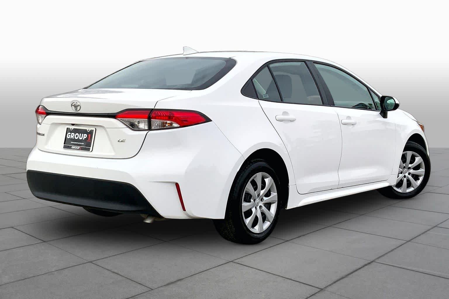 Used 2025 Toyota Corolla LE FWD image 13