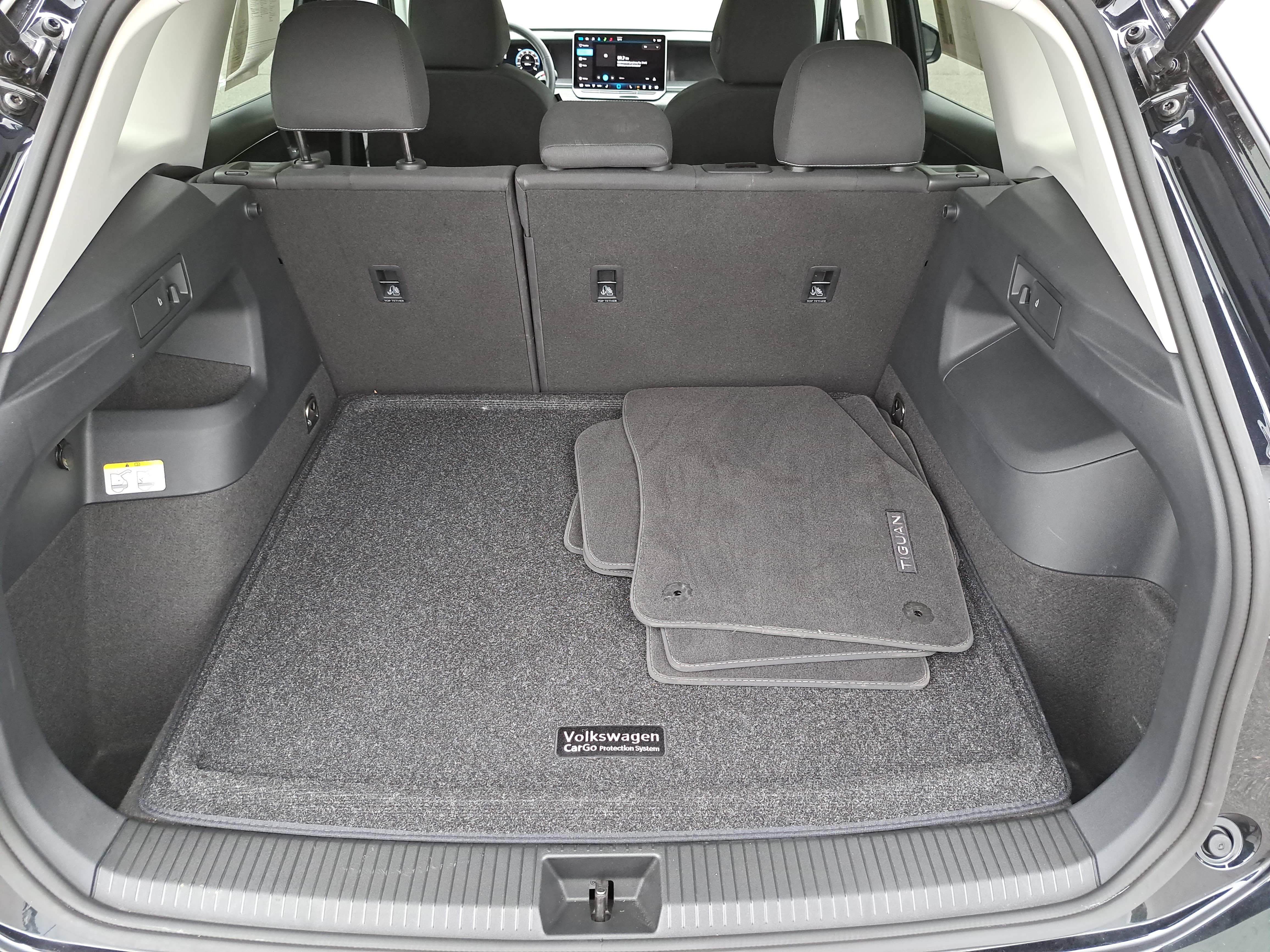 Certified 2025 Volkswagen Tiguan S FWD image 13