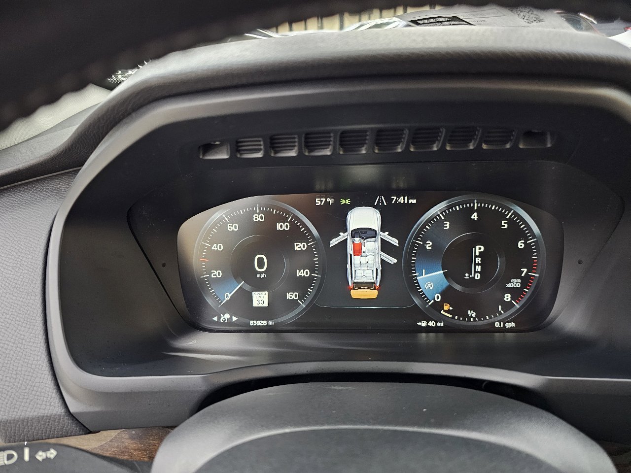 Used 2016 Volvo XC90 T6 Momentum w/ Momentum Plus Package image 34