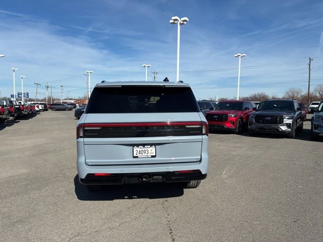 New 2025 Lincoln Navigator L Reserve w/ Jet Appearance Package image 4