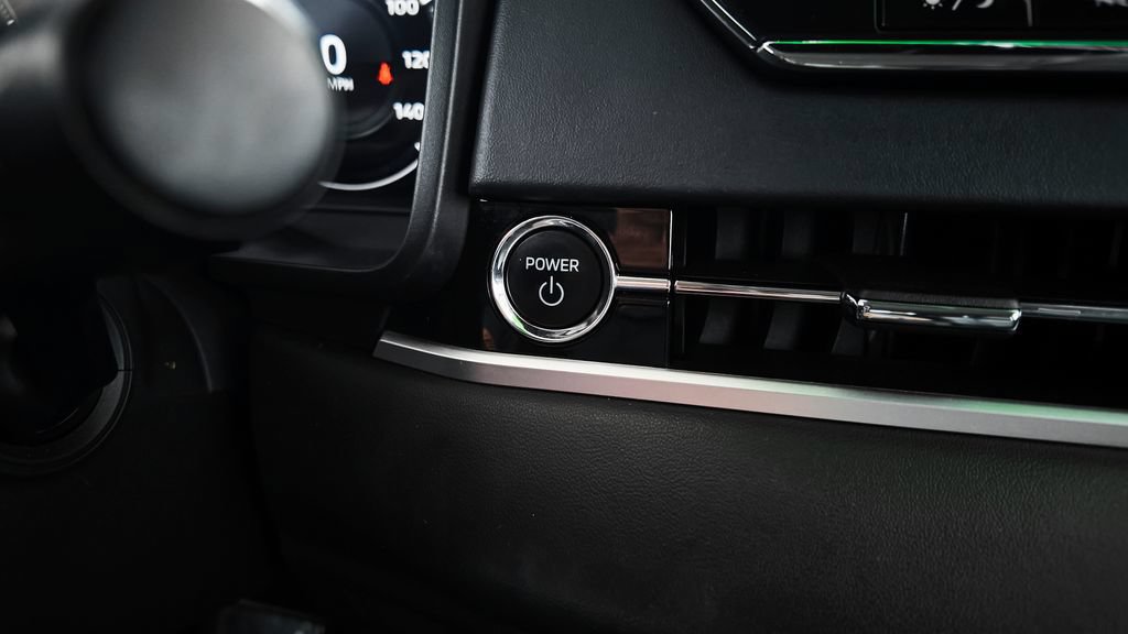 Used 2023 Mitsubishi Outlander SEL AWD/4WD image 26