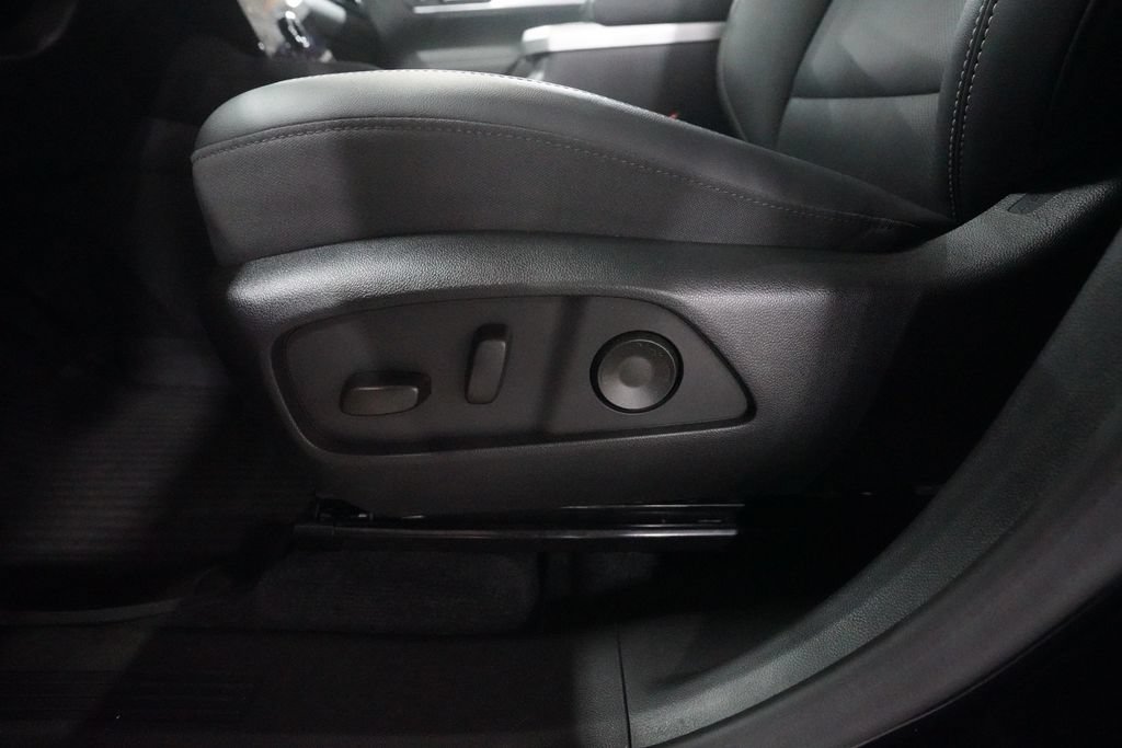 Used 2025 GMC Terrain Elevation w/ Elevation Premium Package AWD/4WD image 29