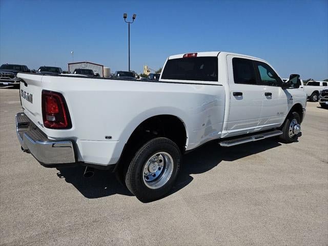 New 2026 RAM 3500 Big Horn AWD/4WD image 38