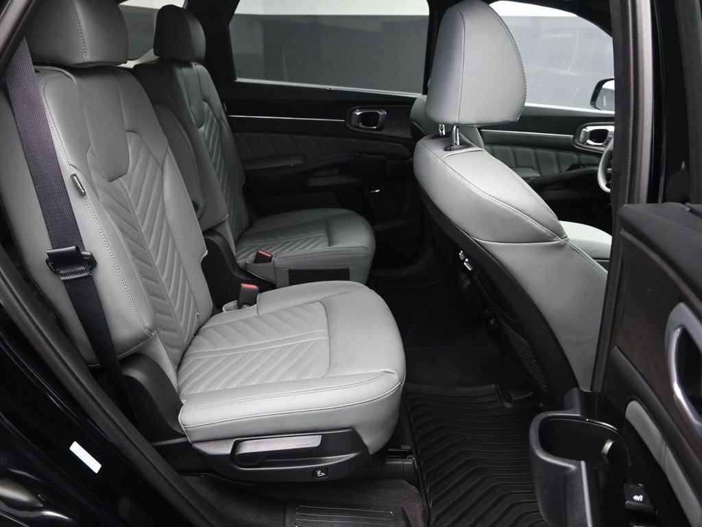 Certified 2025 Kia Sorento SX Prestige w/ Sage Leather Package image 42