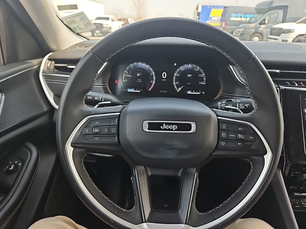 Used 2023 Jeep Grand Cherokee L Laredo image 18