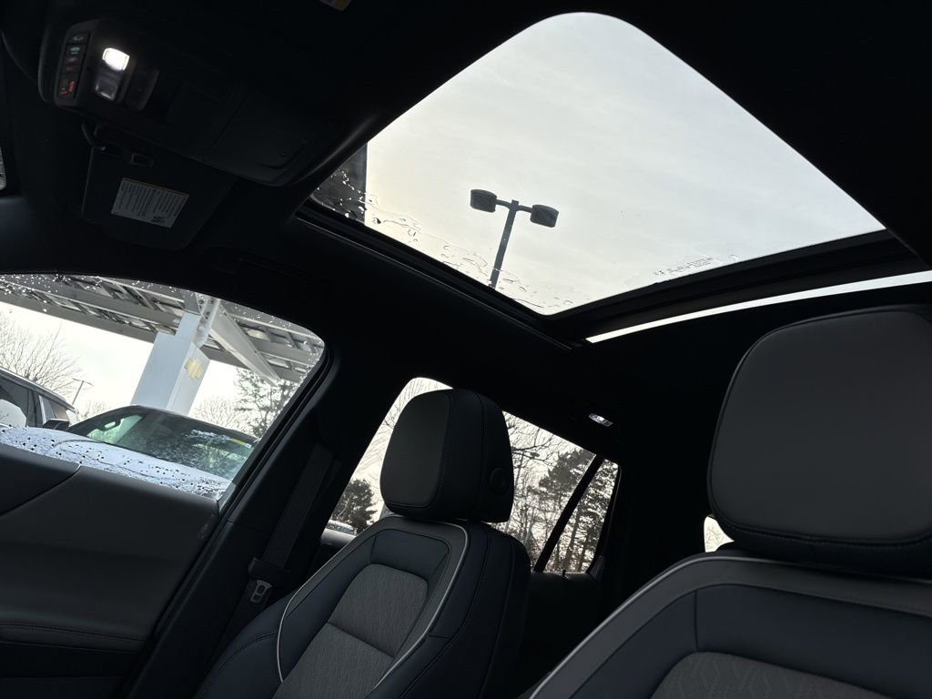 New 2026 Chevrolet Equinox LT w/ Convenience Package II image 17